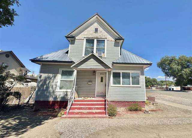 Property at 802 N Park Ave, Montrose, CO 81401, 3 beds, 1.5 baths