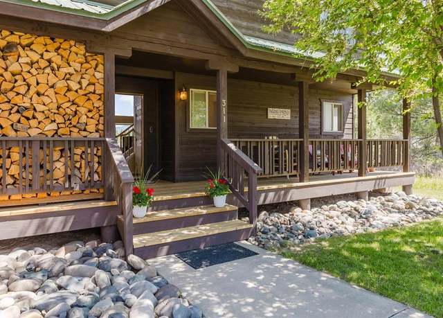 Property at 311 Falcon Dr, Pagosa Springs, CO 81147, 3 beds, 2.5 baths