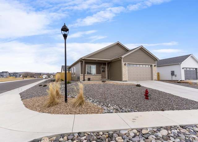 Property at 1434 Fivemile Creek Ave, Montrose, CO 81401, 3 beds, 2 baths