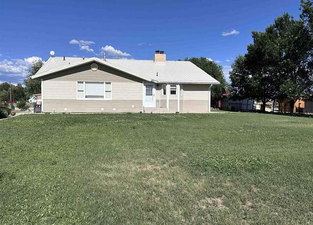 Property at 9456 6075 Rd, Montrose, CO 81403, 6 beds, 3.5 baths