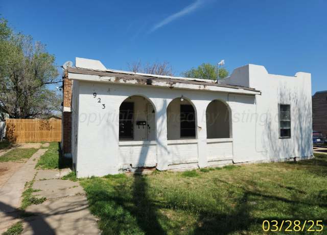 Property at 923 E Francis Ave, Pampa, TX 79065, 3 beds, 1 bath