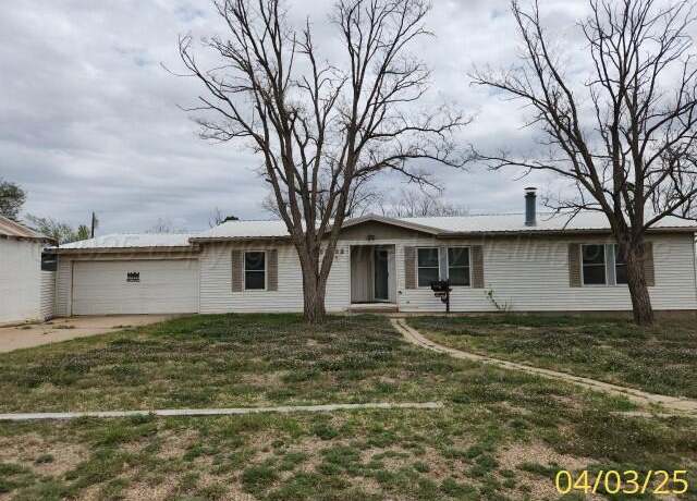 Property at 609 Johns St, Clarendon, TX 79226, 3 beds, 2 baths