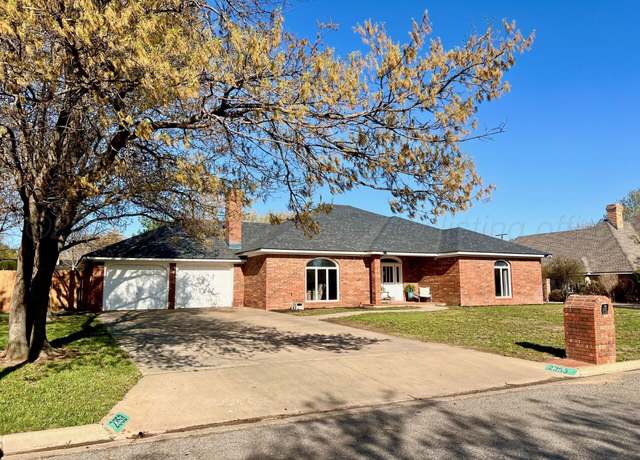 Property at 2353 N Chestnut Dr, Pampa, TX 79065, 3 beds, 2 baths