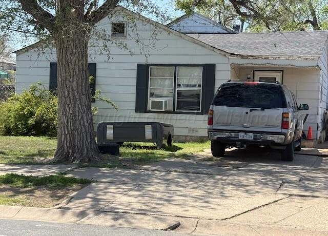 Property at 1301 Starkweather St, Pampa, TX 79065, 3 beds, 1 bath