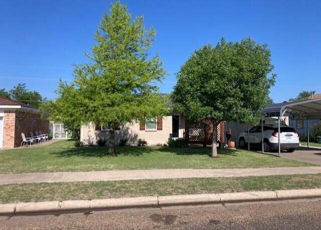 Property at 1909 N Zimmers St, Pampa, TX 79065, 3 beds, 2 baths