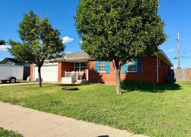 Property at 2120 Lynn St, Pampa, TX 79065, 3 beds, 2 baths