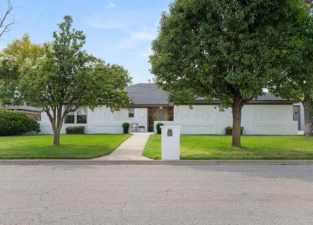 Property at 2545 N Chestnut Dr, Pampa, TX 79065, 3 beds, 2.5 baths