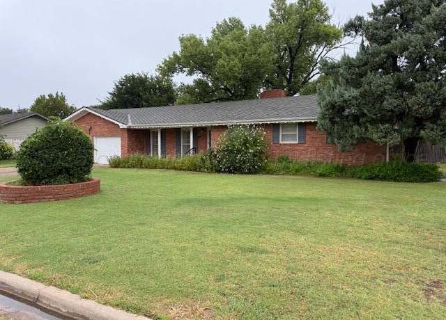 Property at 2326 N Aspen Dr, Pampa, TX 79065, 3 beds, 2 baths