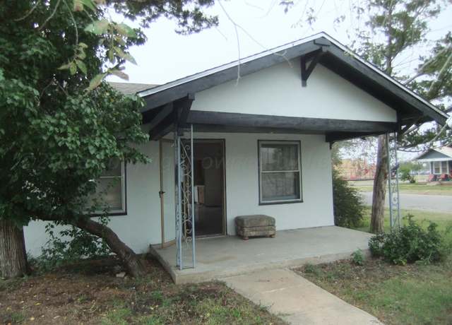 Property at 902 E Fisher St, Pampa, TX 79065, 2 beds, 1 bath