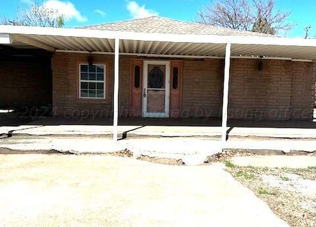 Property at 1001 N Main St, Mclean, TX 79057, 3 beds, 1 bath