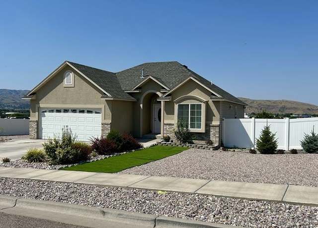 Property at 1285 Dolostone Dr, Pocatello, ID 83201, 3 beds, 2 baths