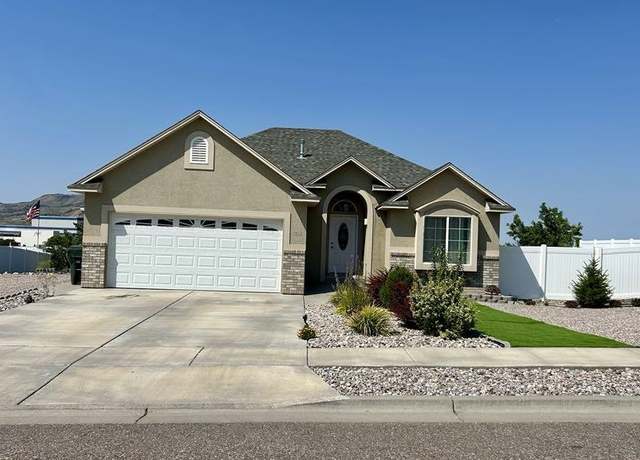 Property at 1285 Dolostone Dr, Pocatello, ID 83201, 3 beds, 2 baths