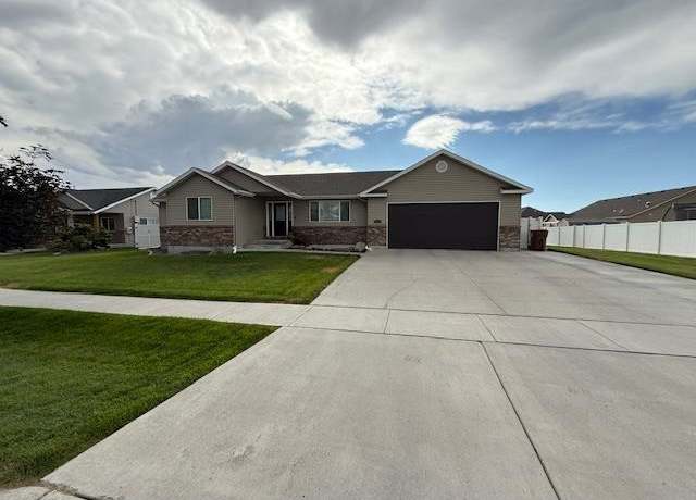 Property at 1314 Jena Dr, Chubbuck, ID 83202, 5 beds, 3 baths