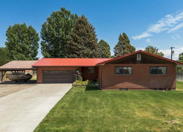 Property at 2050 Highland Dr, Blackfoot, ID 83221, 3 beds, 3 baths
