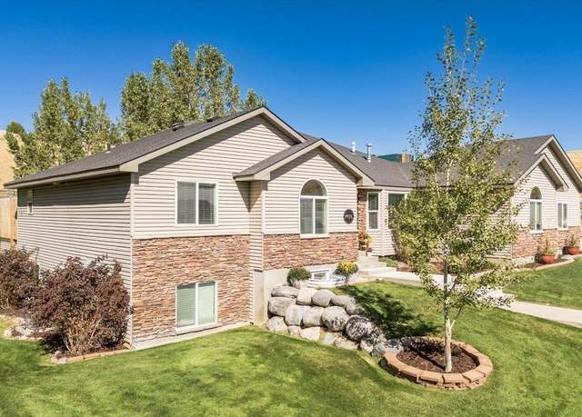 Property at 1674 E Elm St, Pocatello, ID 83201, 6 beds, 3 baths
