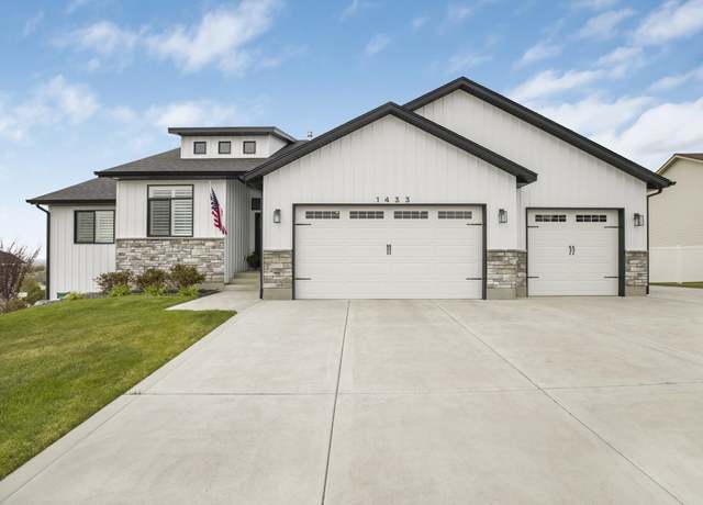 Property at 1433 Shadow Pines Way, Pocatello, ID 83201, 5 beds, 3 baths