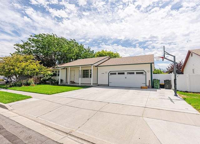 Property at 1579 Roy St, Chubbuck, ID 83202, 4 beds, 3 baths