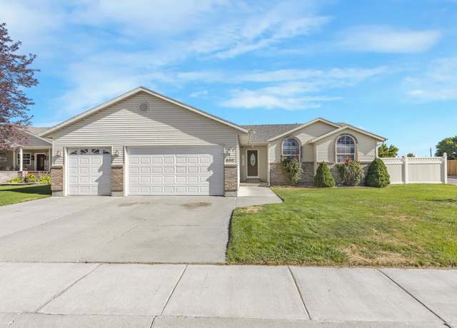 Property at 600 Redman St, Chubbuck, ID 83202, 5 beds, 3 baths