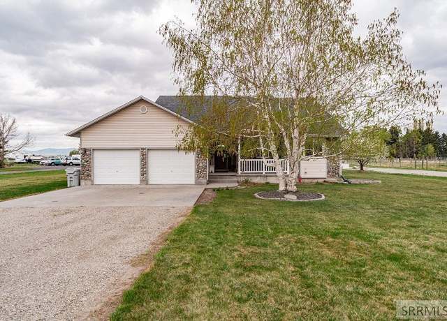 Property at 215 E 325 North, Blackfoot, ID 83221, 5 beds, 3 baths