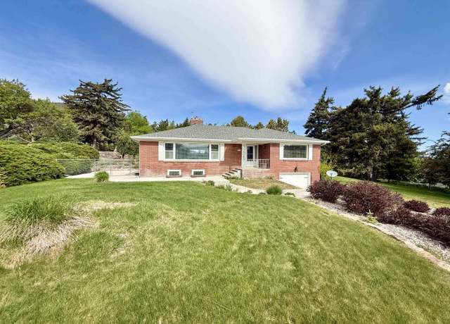 Property at 1430 Juniper Hill Dr, Pocatello, ID 83204, 4 beds, 3 baths