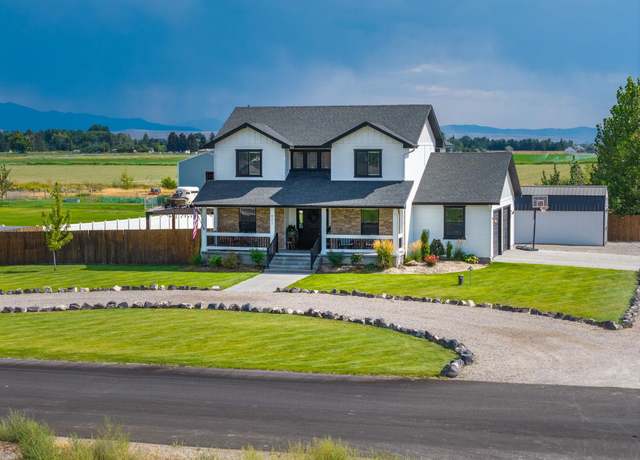 Property at 421 W 260 N, Blackfoot, ID 83221, 3 beds, 2.5 baths