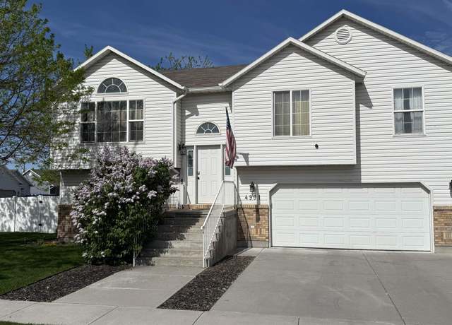 Property at 4931 Rose St, Chubbuck, ID 83202, 4 beds, 3 baths