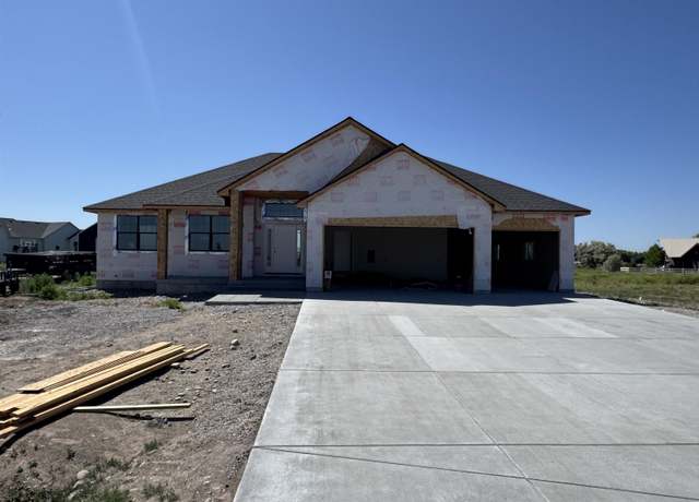 Property at 843 E 1560 N, Shelley, ID 83274, 5 beds, 3 baths
