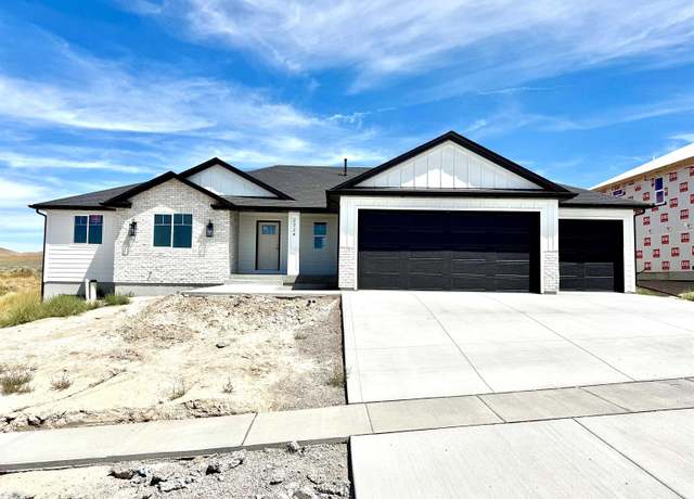 Property at 2324 Greenfield, Pocatello, ID 83201, 5 beds, 3 baths