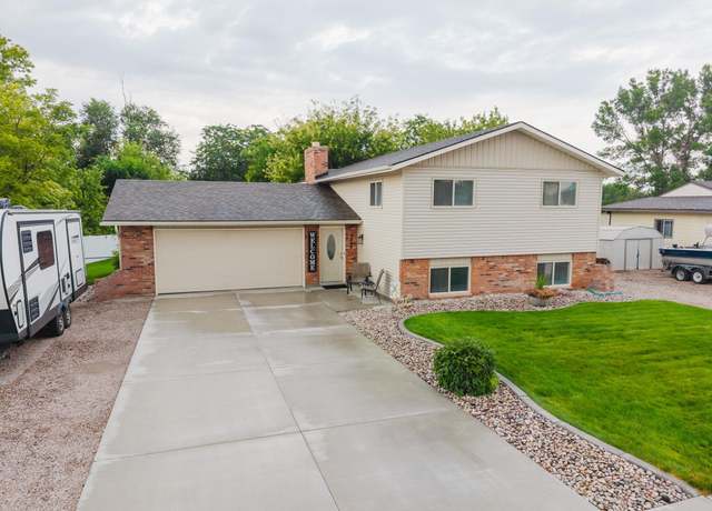 Property at 4849 Pleasant View Dr, Chubbuck, ID 83202, 4 beds, 2 baths