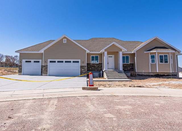 Property at 105 Summer Ct, American Falls, ID 83211, 6 beds, 3 baths