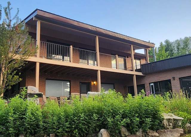 Property at 408 W Spring St, Lava Hot Springs, ID 83246, 4 beds, 3.5 baths