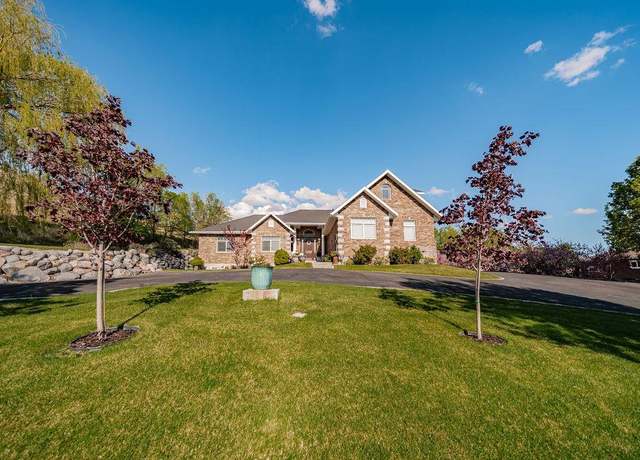 Property at 230 Hewlett Dr, Pocatello, ID 83201, 6 beds, 4.5 baths
