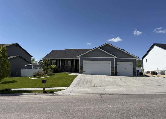 Property at 3150 Dartagnan Dr, Pocatello, ID 83204, 5 beds, 3 baths