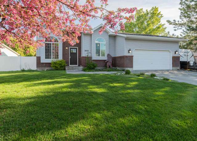 Property at 3008 Kelly Dr, Idaho Falls, ID 83402, 5 beds, 3 baths