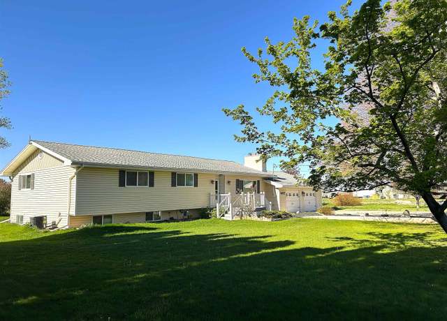 Property at 447 W 100 North, Blackfoot, ID 83221, 5 beds, 3 baths