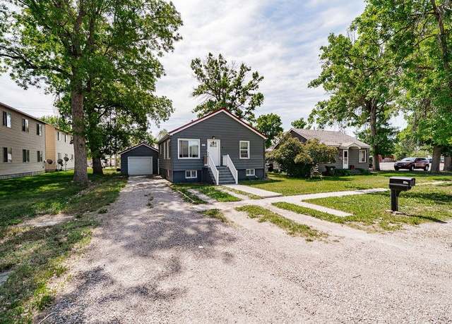 Property at 462 NE Main St, Blackfoot, ID 83221, 3 beds, 2 baths