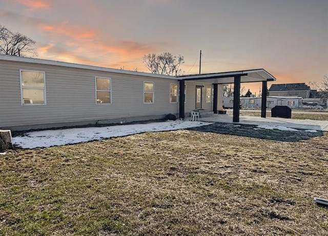 Property at 1811 Falls Ave, American Falls, ID 83211, 4 beds, 2 baths