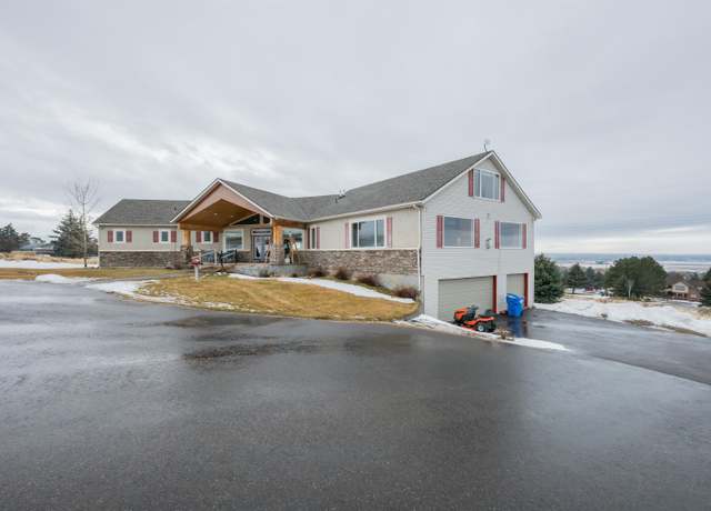 Property at 2075 S Rimrock Dr, Idaho Falls, ID 83401, 7 beds, 3.5 baths