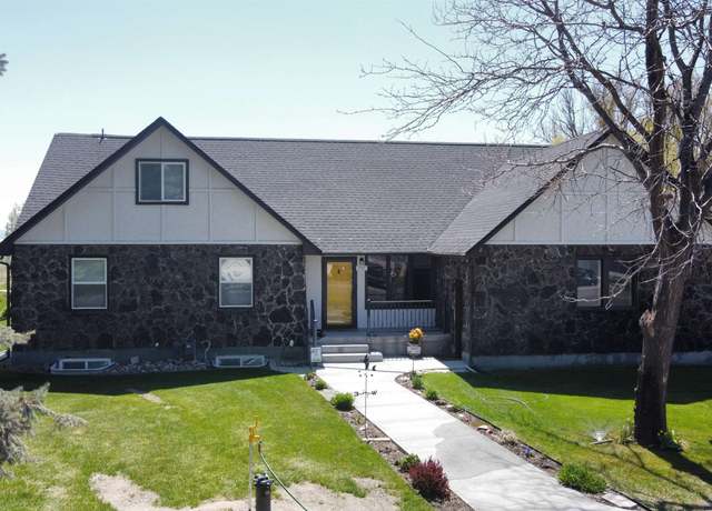Property at 757 E 1200 N, Shelley, ID 83274, 4 beds, 2.5 baths