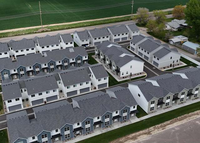 Property at 5530 Trueman Unit E, Pocatello, ID 83202, 3 beds, 2.5 baths