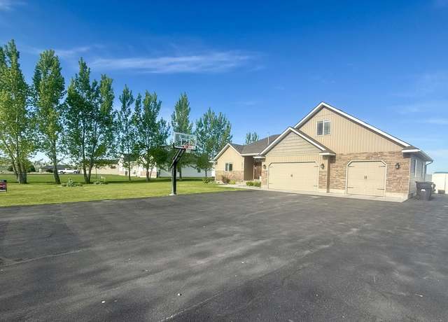Property at 2513 S Bay Pl, American Falls, ID 83211, 6 beds, 3 baths