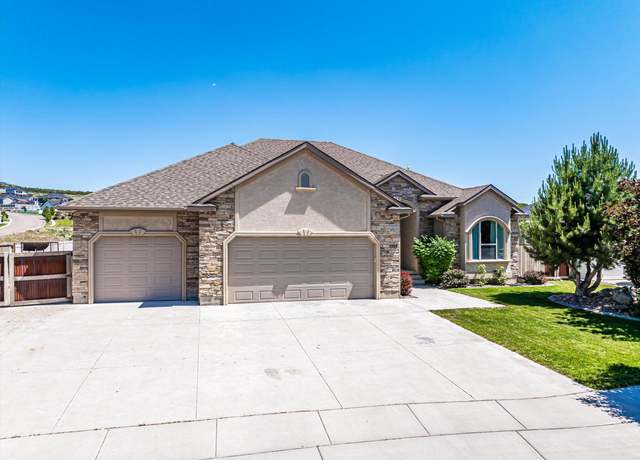 Property at 1384 Stoneridge Dr, Pocatello, ID 83201, 4 beds, 3 baths