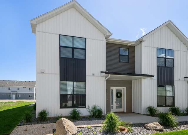 Property at 254 W 4th S, Sugar City, ID 83448, 3 beds, 2.5 baths