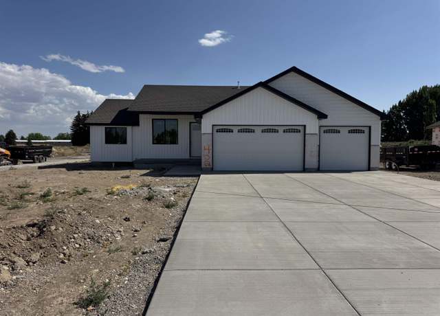 Property at 402 Kelton Cir, Shelley, ID 83274, 3 beds, 2 baths