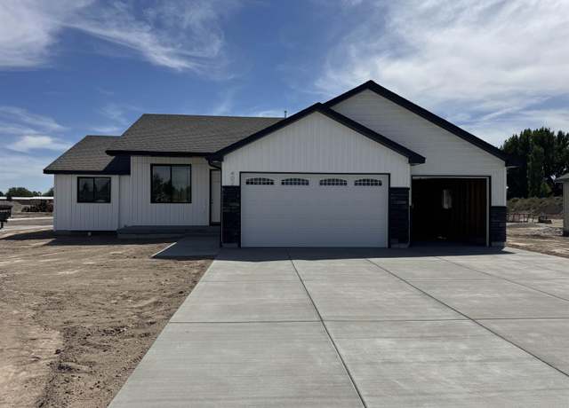Property at 402 Kelton Cir, Shelley, ID 83274, 3 beds, 2 baths