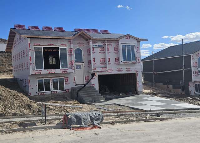 Property at 514 Vista Dr, Pocatello, ID 83201, 3 beds, 3 baths