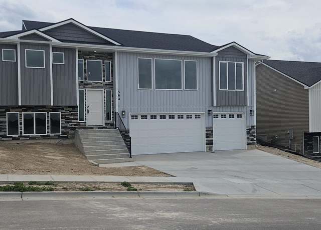 Property at 564 Vista Dr, Pocatello, ID 83201, 4 beds, 3 baths