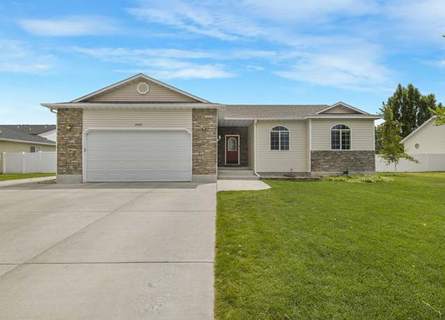 Property at 2320 Windsor Dr, Blackfoot, ID 83221, 5 beds, 3 baths