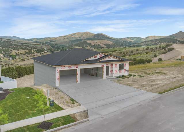 Property at 4492 Center, Pocatello, ID 83201, 3 beds, 3 baths