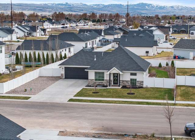 Property at 4428 E Booner St, Idaho Falls, ID 83401, 4 beds, 2.5 baths